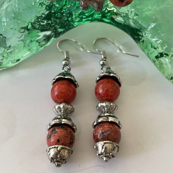 Red Jasper Gemstone Elephant Bracelet and Pierced Earring Set - Picture 4 of 5